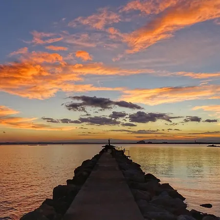 Cerca De La Playa * Rosas